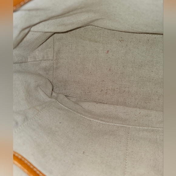 Michael Kors Tan Leather Bag - Picture 13 of 15